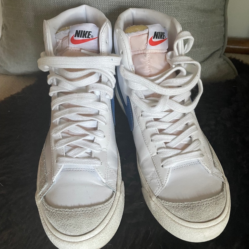 Nike Blazer Mid '77 Shoes (EUC)